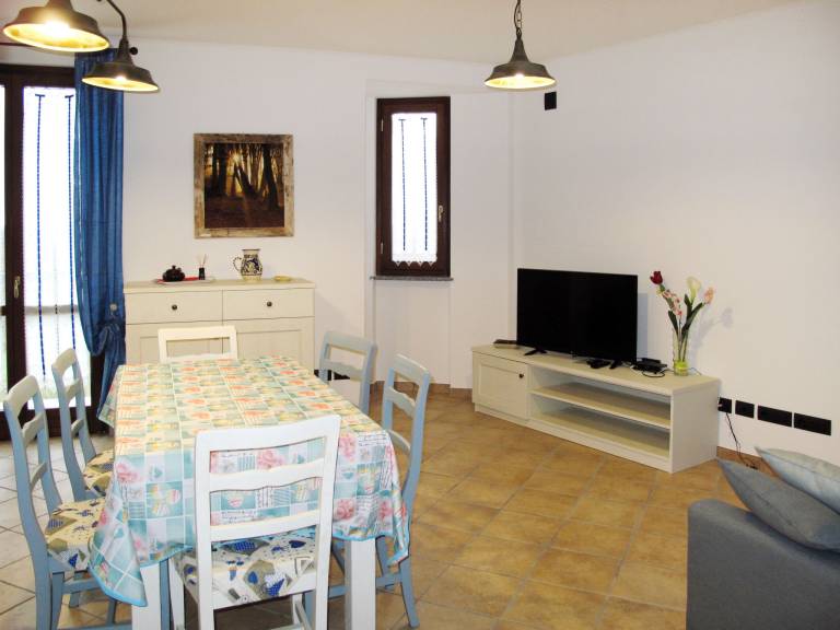 Fully equipped charming rental apartment with barbeque & garden | Mountain view | Dogs allowed — photo 5