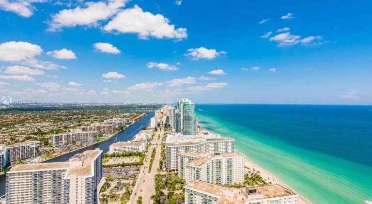 LYFE on the Beach 25th floor 1 bed unit with Oceanview in Aventura, FL