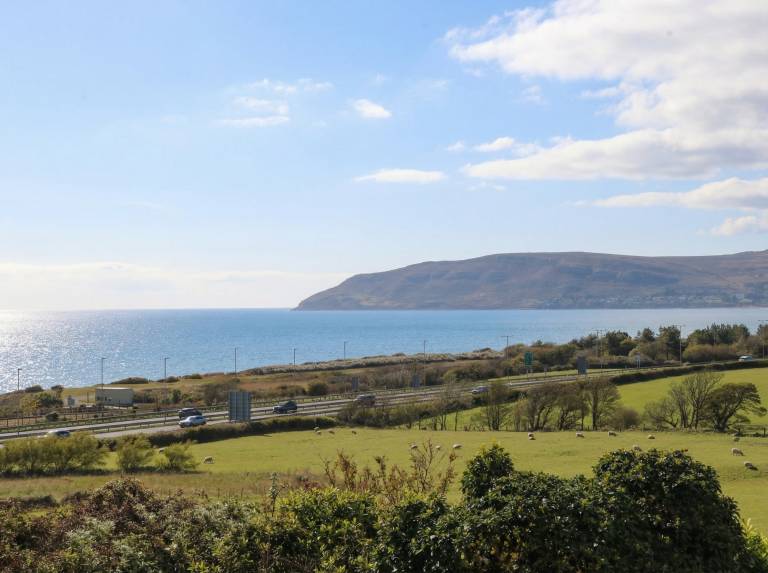 Cottage with garden | Beach view — photo 2