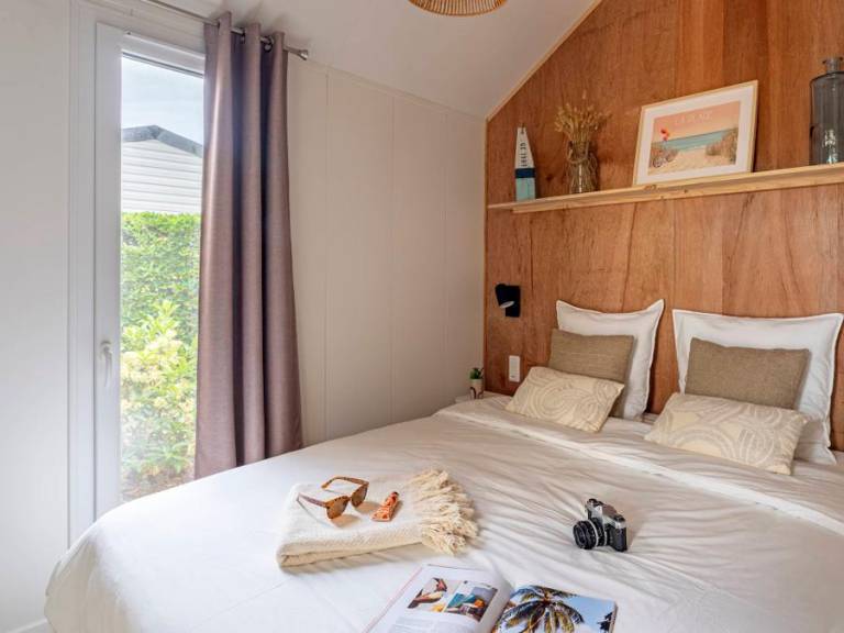 Family-friendly pleasant villa with jacuzzi, heated pool & patio | Pets are welcome — photo 5