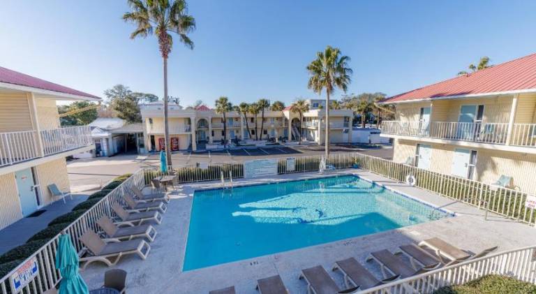 Dunes Inn & Suites - Tybee Island — photo 4