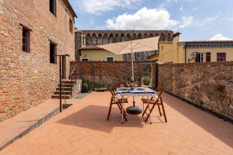 Vacation Home 'La Casina di Elisa' with Private Garden & Wi-Fi — photo 2
