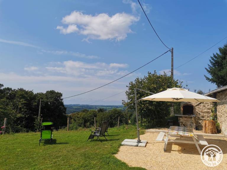 Gite with garden, terrace & grill — photo 4