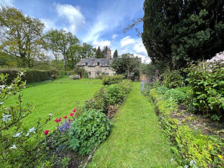 Cottage with yard in Windermere