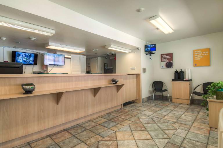 Motel 6 Palm Springs, CA - Downtown — photo 3