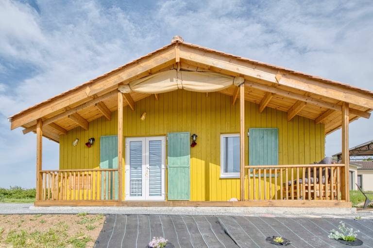 Peaceful Getaway in Dordogne – Chalet for 4 People in Marmande