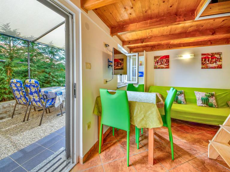House with garden & patio — photo 4
