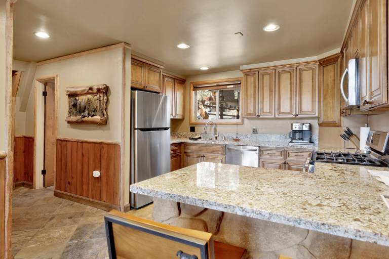 Cabin with barbecue & jacuzzi | Lake view — photo 4