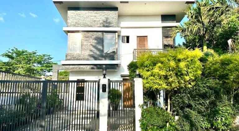 House with 6 rooms for 15 persons in Tagaytay