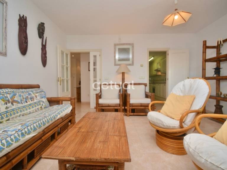 Holiday apartment with yard & pool — photo 3