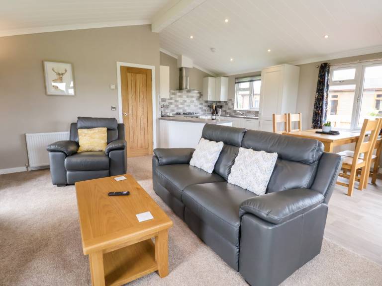 Cottage with jacuzzi, sauna & pool | Pets allowed — photo 3
