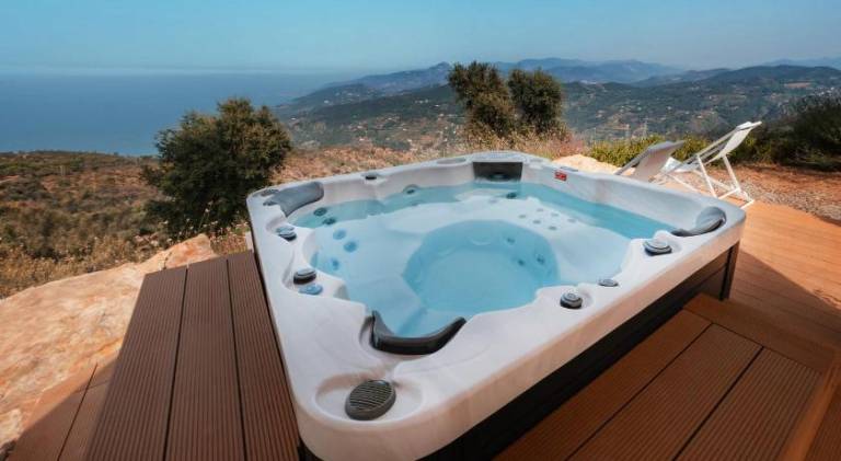 Villa with hot tub — photo 4