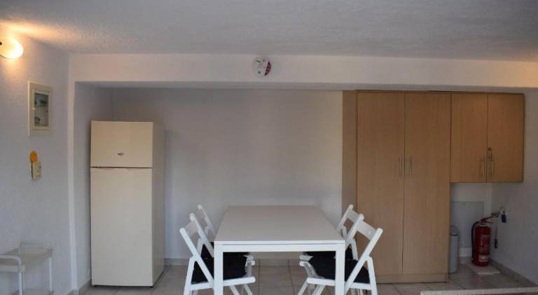 Beautiful rental apartment with yard & terrace | Perfect for remote work | Pet-friendly — photo 4