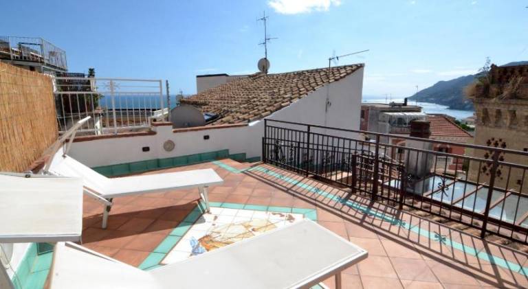Pleasant house with patio | Next to the beach | Good for workation | Dogs allowed in Maiori
