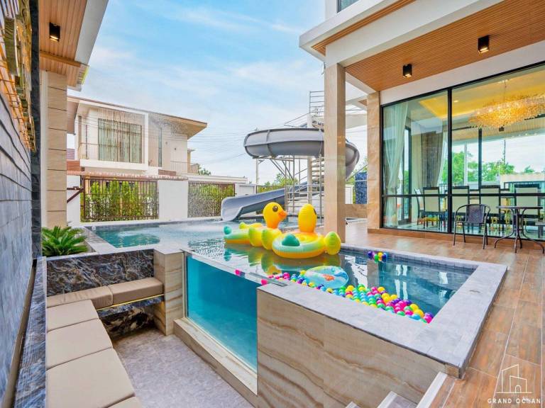 House with pool, yard & barbecue | Suitable for remote work | Pets are welcome — photo 3