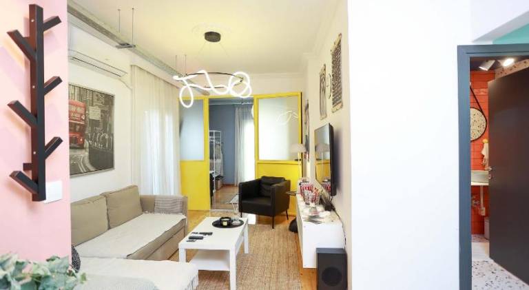 Holiday apartment with jacuzzi & patio in Thessaloniki