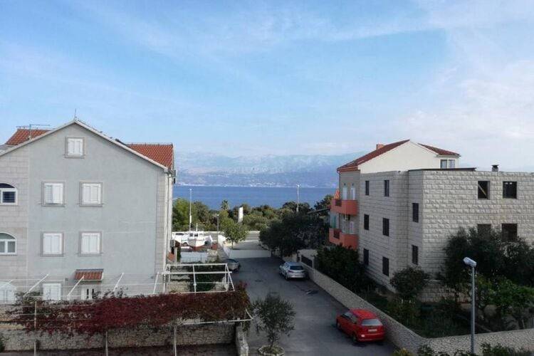 Holiday apartment with patio & barbeque | Sea view in Supetar