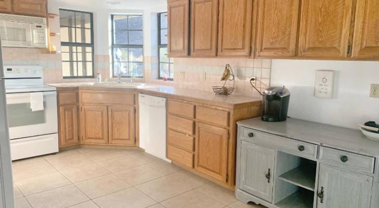 Desert Getaway - Centrally Located, Trail Access Steps Away! — photo 4