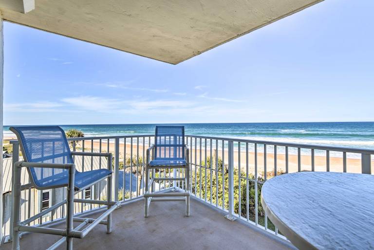 Luxe Oceanfront Condo w Pool Beach Access Gear