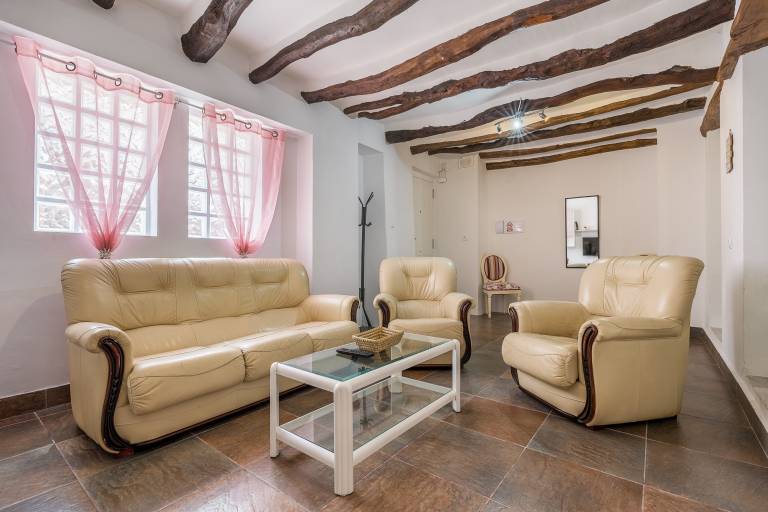 Casa Rústica – Your Retreat with Terrace and Mountain Views — photo 4
