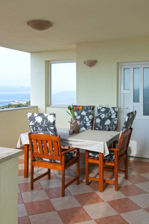 Fully equipped holiday apartment with garden, patio & barbeque | Mountain view | Next to the beach | Pet-friendly — photo 2