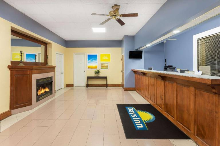 Days Inn by Wyndham Orangeburg South — photo 4