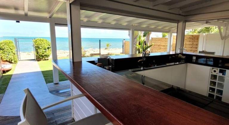 Villa with pool, yard & barbeque — photo 4