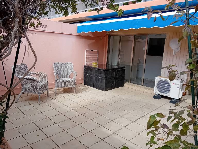 Family-friendly apartment with BBQ & patio | Close to the beach | Dogs allowed — photo 3