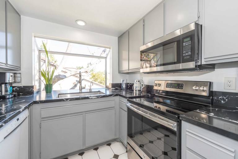 House  Irvine