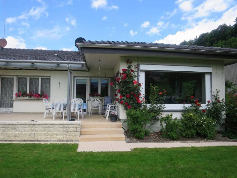     
Ferienwohnung ∙ 6 Gäste ∙ 2 Schlafzimmer
