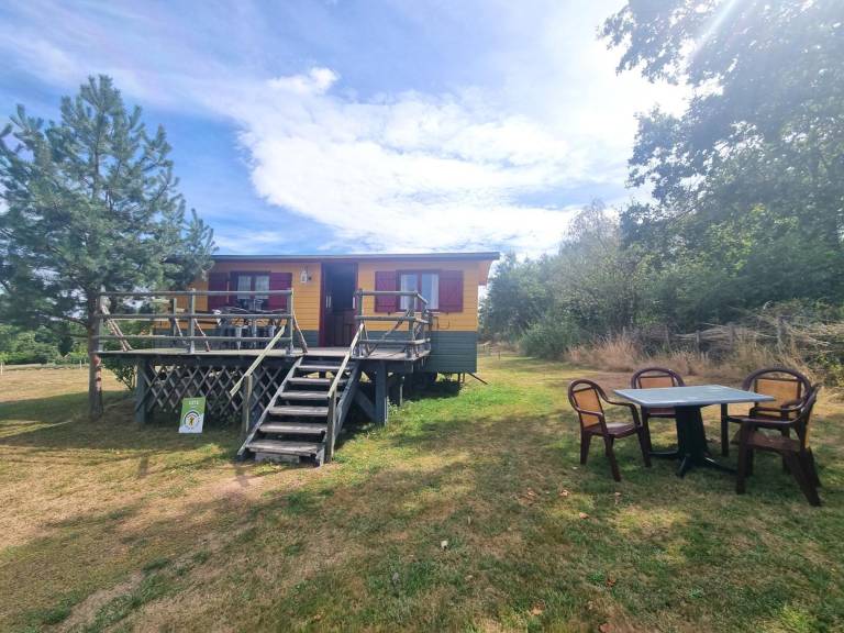 Cottage with 1 room for 4 persons in Roanne