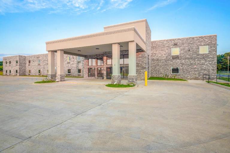 OYO Hotel Adairsville Calhoun South I-75 in Adairsville, GA