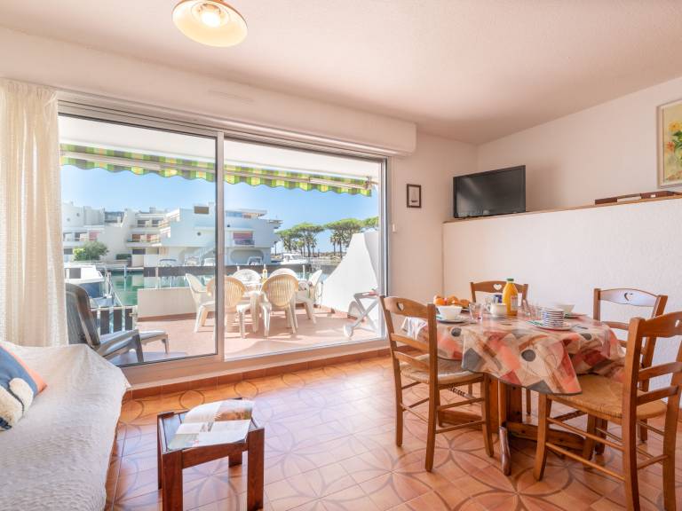 Holiday apartment with terrace — photo 3