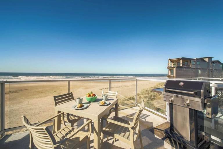 Cottage Rockaway Beach