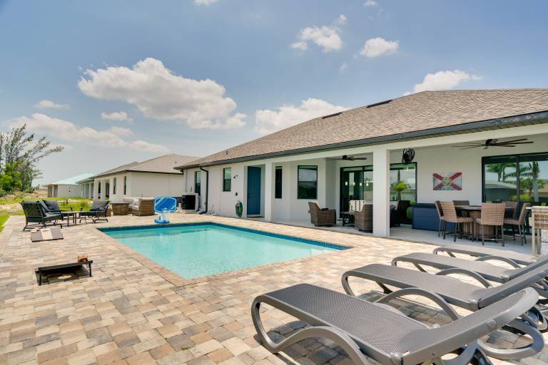 Pool & Gulf Access Canal: Chic Cape Coral Home! — photo 3