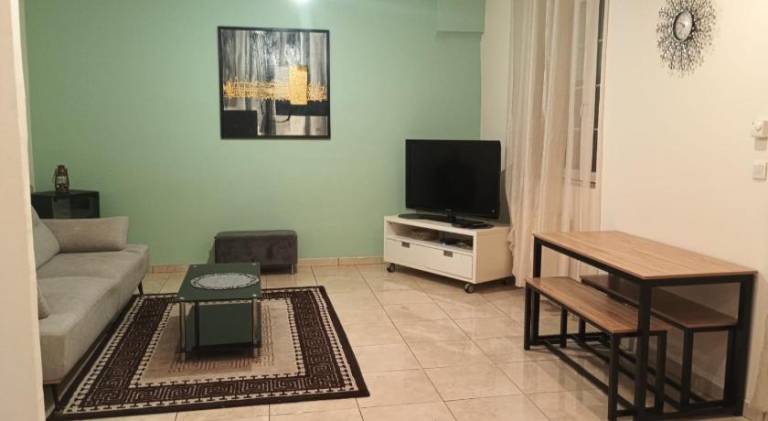 Apartment with jacuzzi, yard & terrace — photo 2