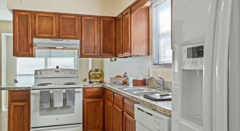 House with 1 room for 6 persons in Jacksonville, FL
