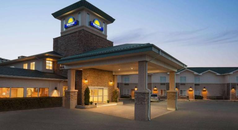 Days Inn by Wyndham Swift Current — photo 2