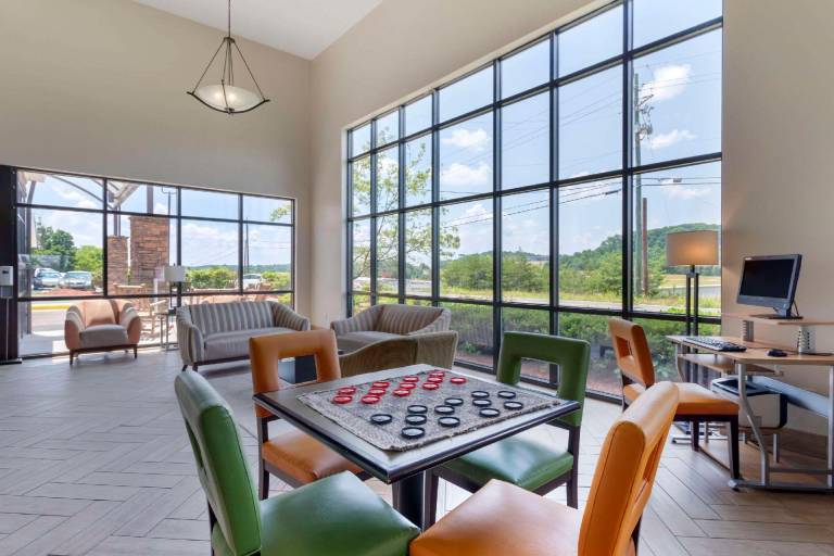 Comfort Suites Kodak Sevierville — photo 2