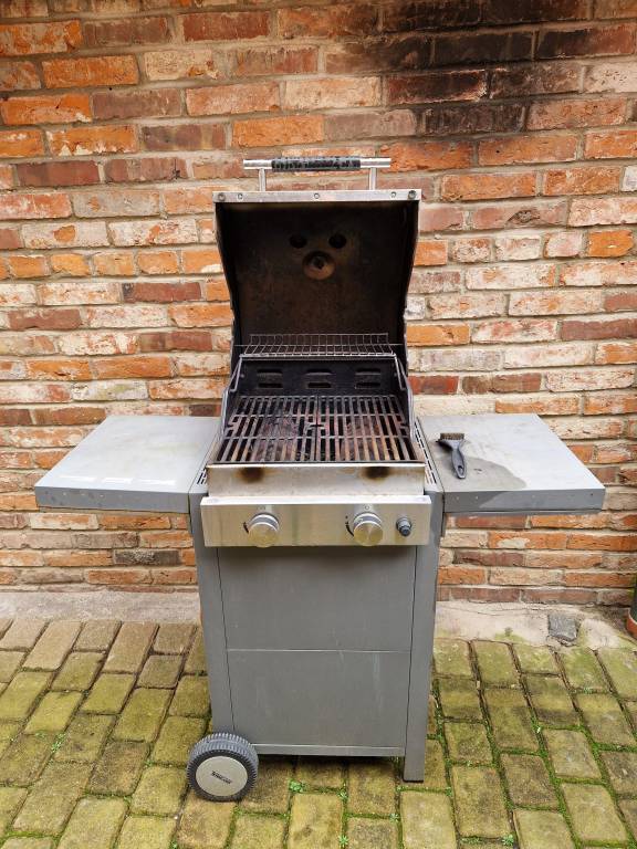 House with barbeque, patio & yard — photo 2