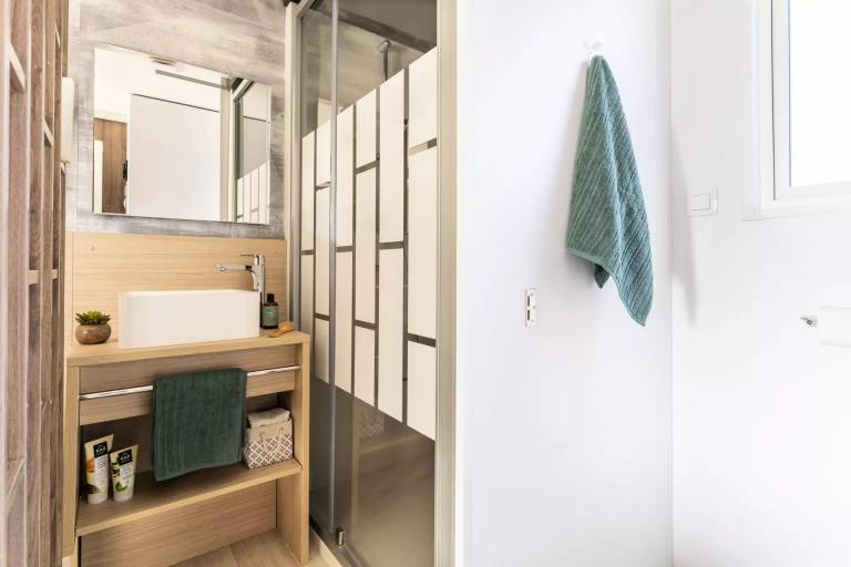 Campsite maeva Escapades La Citadelle - Mobile home PREMIUM 3 Rooms 5 People Air-conditioned TV 2sdb — photo 5