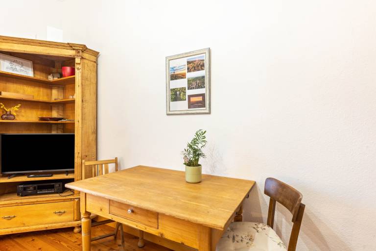 Lovely rental apartment with fast internet & yard | City view | Good for workation | Pets allowed — photo 3
