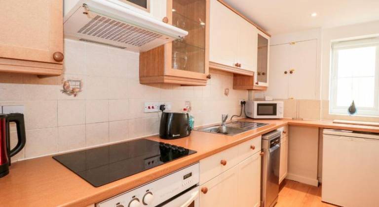 House with 2 rooms for 4 persons — photo 4