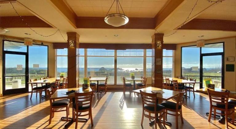 Oceanfront Lodge — photo 3