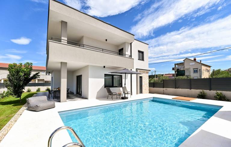 Ferienhaus  Sukošan