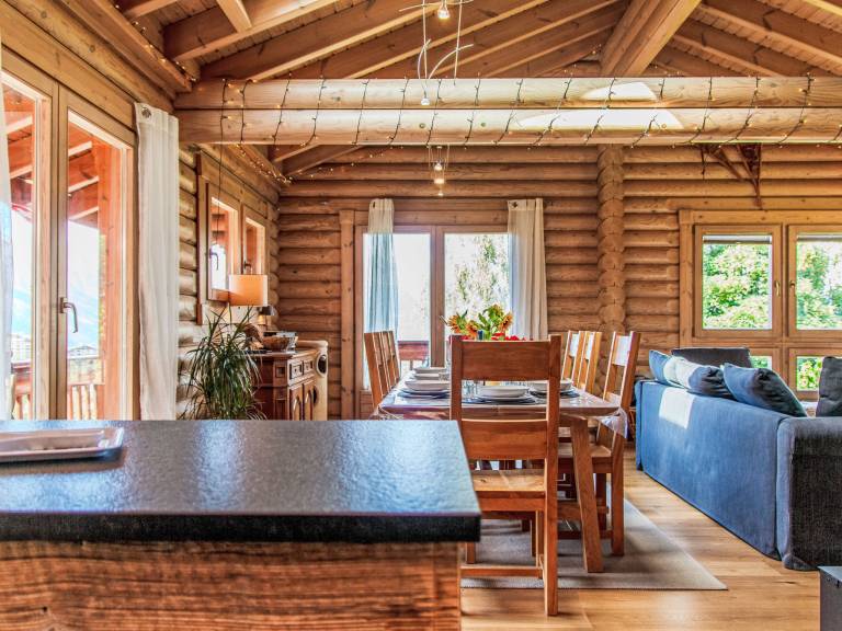 Vacation home with yard, terrace & barbeque | Mountain view — photo 3