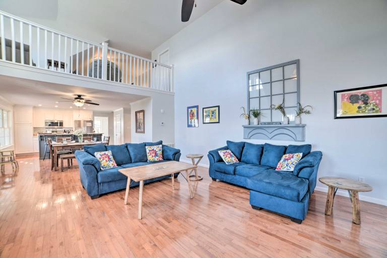 Country-Chic Home w/ Fire Pit, Steps to Lake! — photo 4