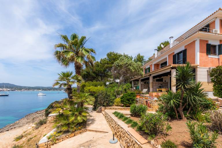 Holiday Home Es Niu with Sea View, Garden and Wi-Fi — photo 2