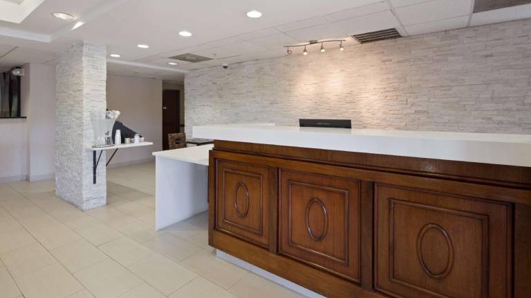Best Western Plus Huntersville Inn & Suites Near Lake Norman — photo 5