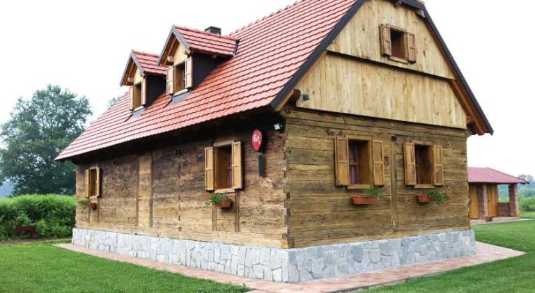 Vacation home with 4 rooms for 8 persons in Senj